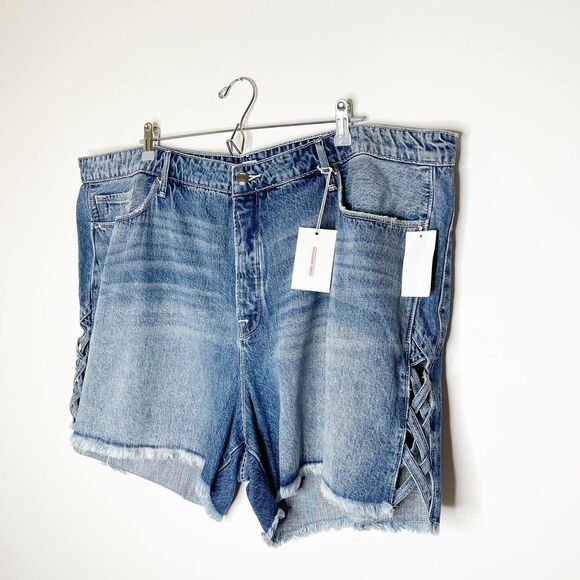 GOOD AMERICAN Lattice Cut Off Denim Shorts - Picture 3 of 10